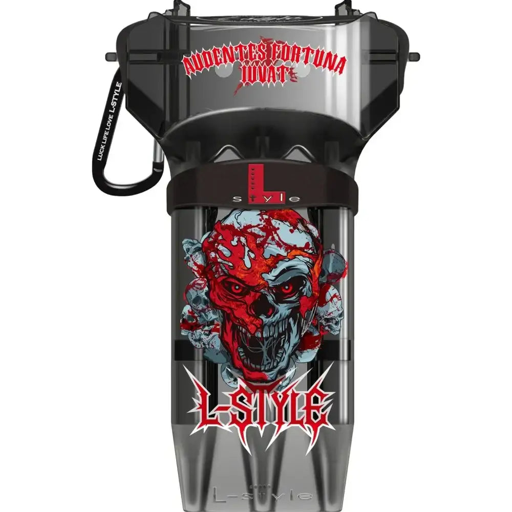 L-Style Dartpfeilhalter mit Totenkopf-Design und rotem Schriftzug, ideal für Dart-Fans